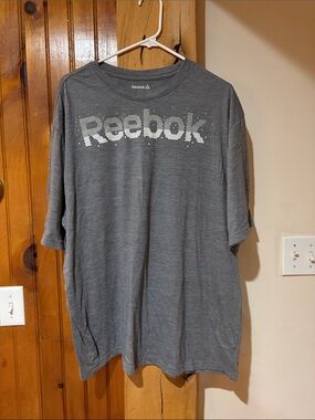 Reebok Gray Short Sleeve Graphic Tee